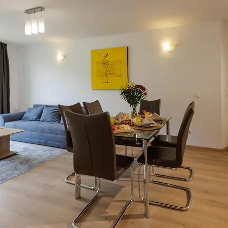 Saint George Palace Aparthotel