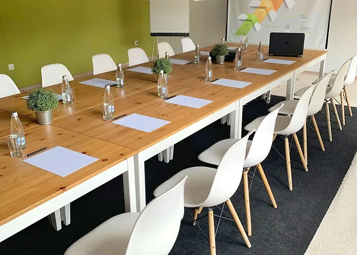 Saint George Palace מלון דירות בנסקו