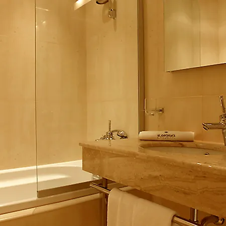 Saint George Palace מלון דירות 4*