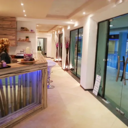 Ξενοδοχείο με διαμερίσματα Saint George Palace 4*