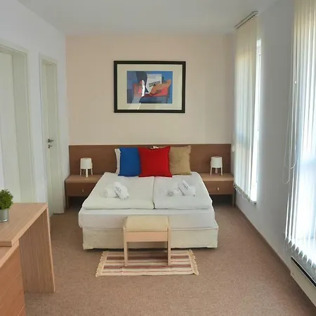 Saint George Palace Apart-hotel